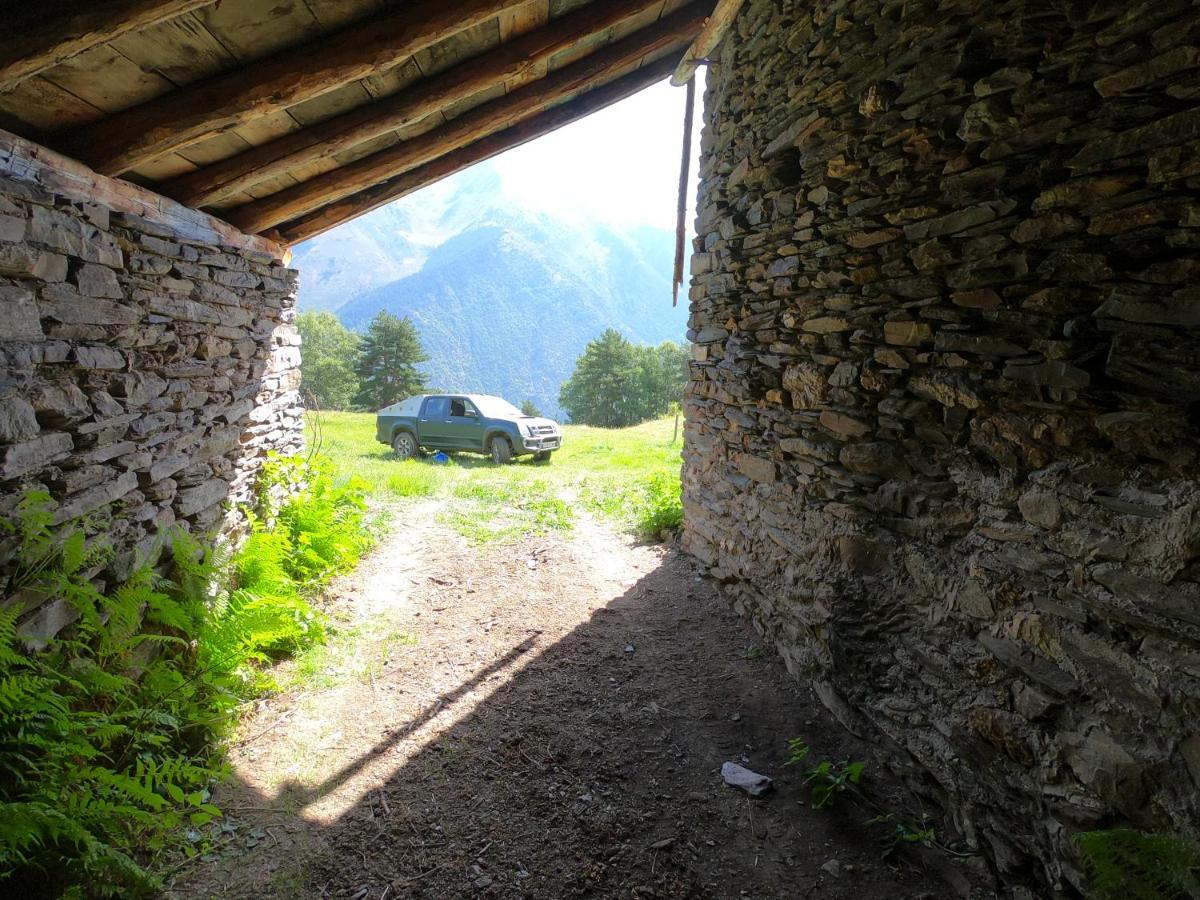 Bordes Pirineu, Costuix Hotel Areu Buitenkant foto